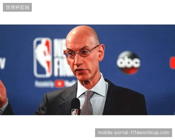 NBA联盟主席亚当·萧华透露，关于联盟扩军至西雅图或拉斯维加斯的决定将于年内做出